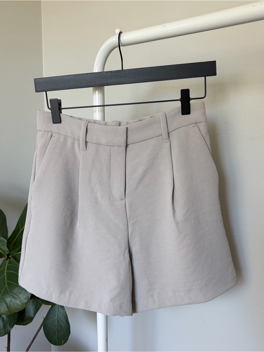 Abercrombie & Fitch Light Beige Tailored Bermuda Shorts